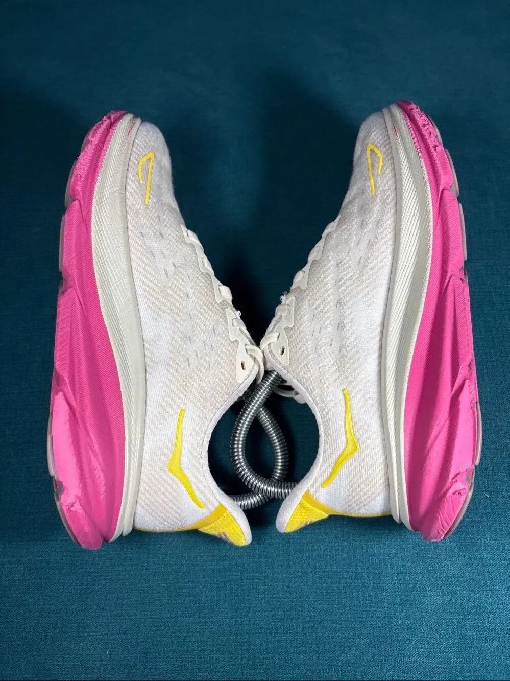 Hoka One One Clifton 9 Eggnog Passion Fruit Women's Size 6 Running Shoes 1127896